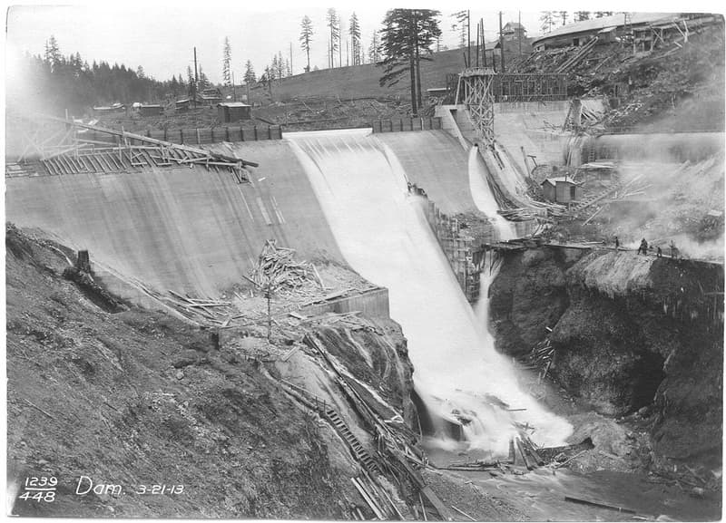 Condit Dam Shortly After Construction