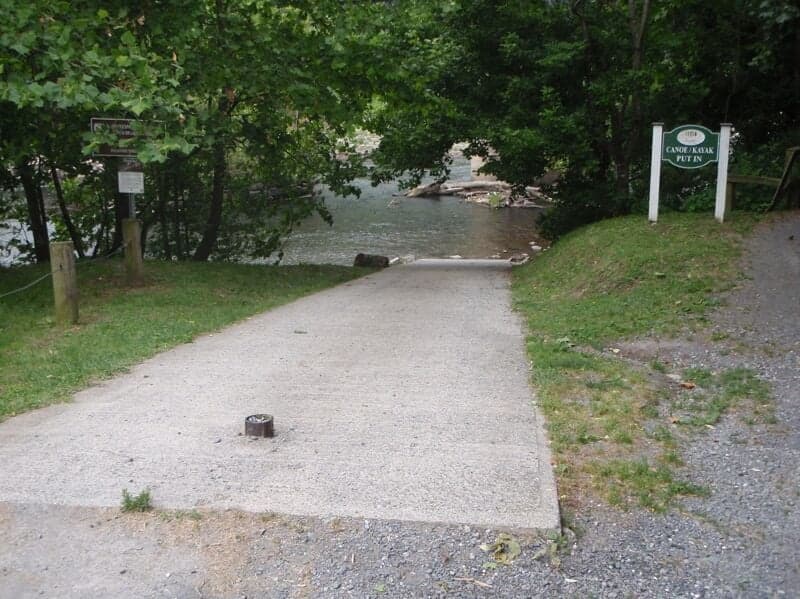 Put-in - Locher Landing in Glasgow, VA