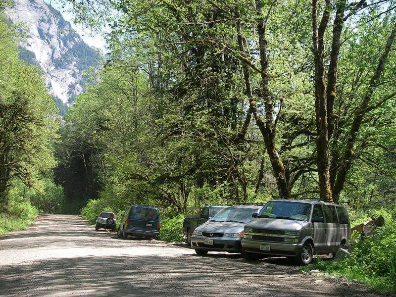Bridgeview Parking Before the Paving Project