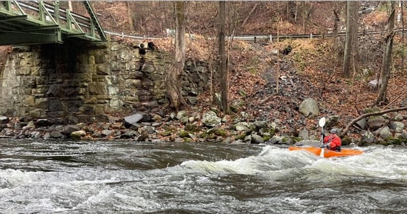Quaker Bridge  Rapid and Wave