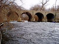 Tubes bridge ledges