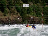 Paddle Raft slalom