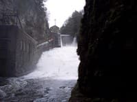 "The Dam Slide"