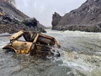 Car at the Bottom of Ìkwìk