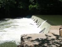 Dam - portage river left