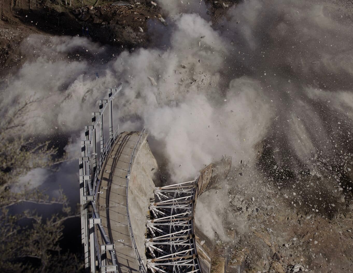 Iron Gate Cofferdam Breached, Klamath River Freed
